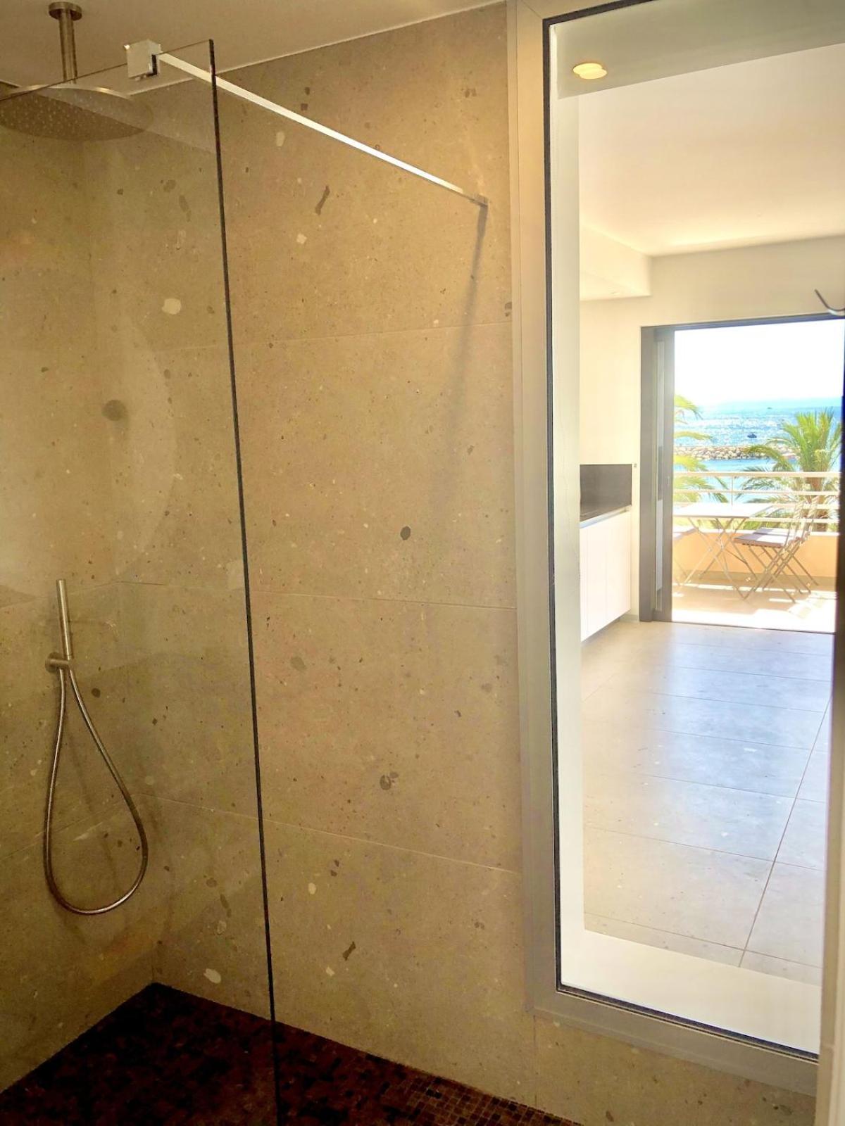 Appartement T3 Lumineux Traversant Totalement Neuf En Face De La Plage Front De Mer Vue Sur Les Iles Vue Mer Panoramique Assuree Residence De La Plage Centre Ville Du Lavandou 3Eme Etage Avec Ascenseur Appartement T3 Ле-Лаванду Экстерьер фото