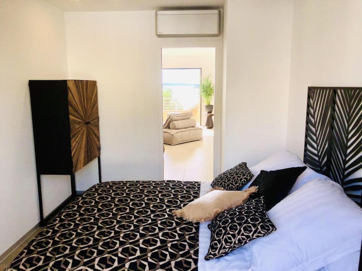 Appartement T3 Lumineux Traversant Totalement Neuf En Face De La Plage Front De Mer Vue Sur Les Iles Vue Mer Panoramique Assuree Residence De La Plage Centre Ville Du Lavandou 3Eme Etage Avec Ascenseur Appartement T3 Ле-Лаванду Экстерьер фото