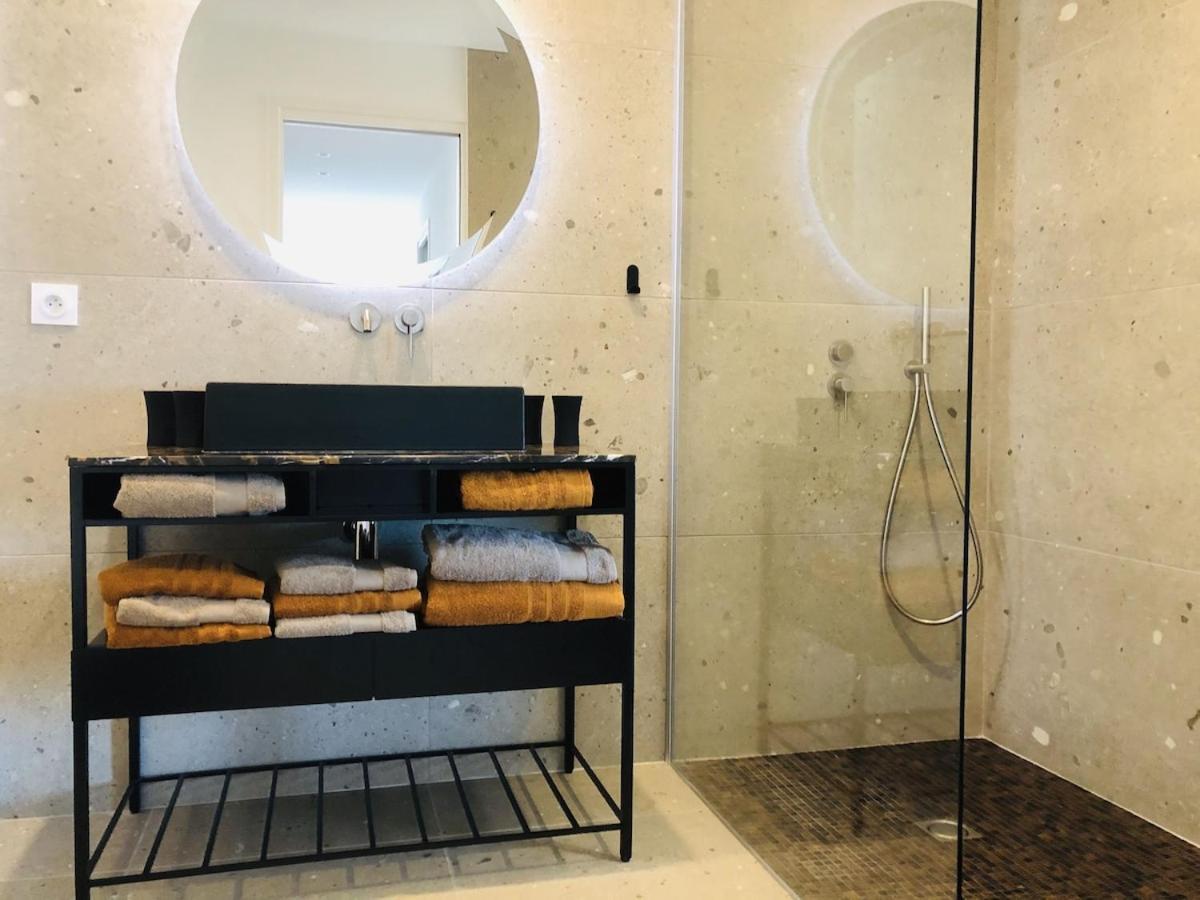 Appartement T3 Lumineux Traversant Totalement Neuf En Face De La Plage Front De Mer Vue Sur Les Iles Vue Mer Panoramique Assuree Residence De La Plage Centre Ville Du Lavandou 3Eme Etage Avec Ascenseur Appartement T3 Ле-Лаванду Экстерьер фото