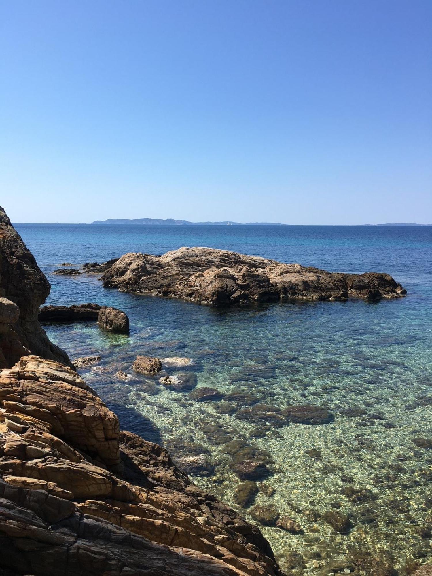 Appartement T3 Lumineux Traversant Totalement Neuf En Face De La Plage Front De Mer Vue Sur Les Iles Vue Mer Panoramique Assuree Residence De La Plage Centre Ville Du Lavandou 3Eme Etage Avec Ascenseur Appartement T3 Ле-Лаванду Экстерьер фото