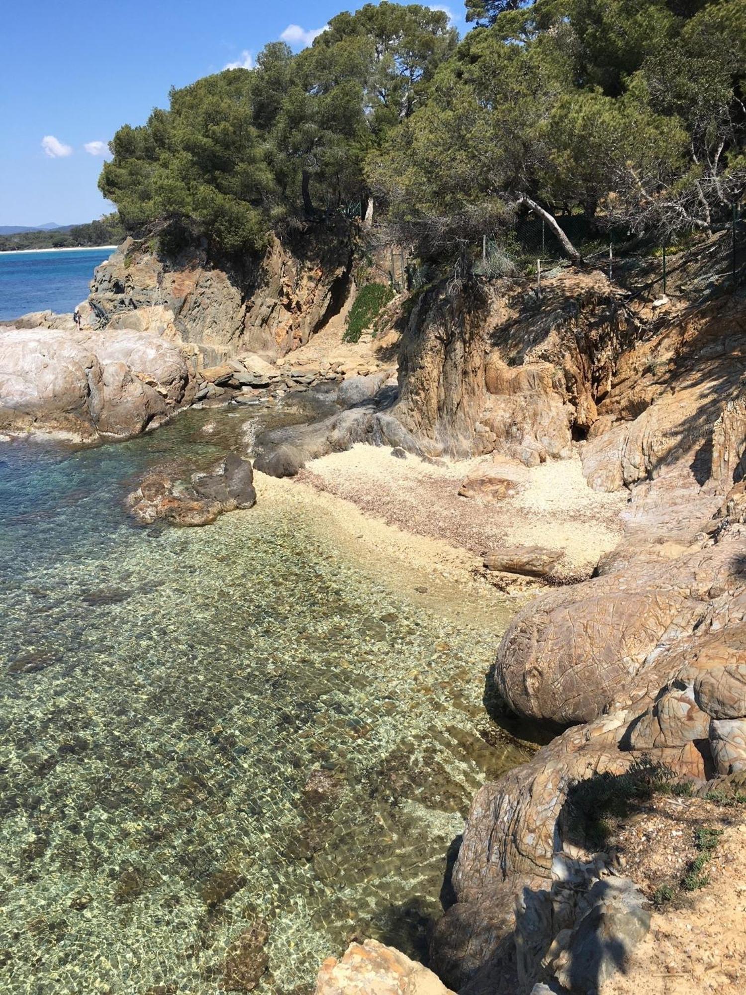 Appartement T3 Lumineux Traversant Totalement Neuf En Face De La Plage Front De Mer Vue Sur Les Iles Vue Mer Panoramique Assuree Residence De La Plage Centre Ville Du Lavandou 3Eme Etage Avec Ascenseur Appartement T3 Ле-Лаванду Экстерьер фото